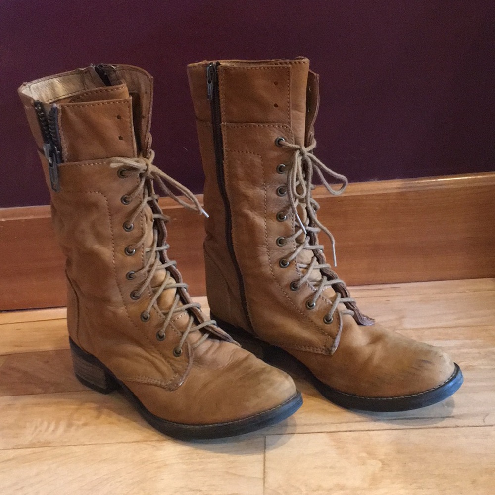 Steve Madden Soft Leather Lace up Boots